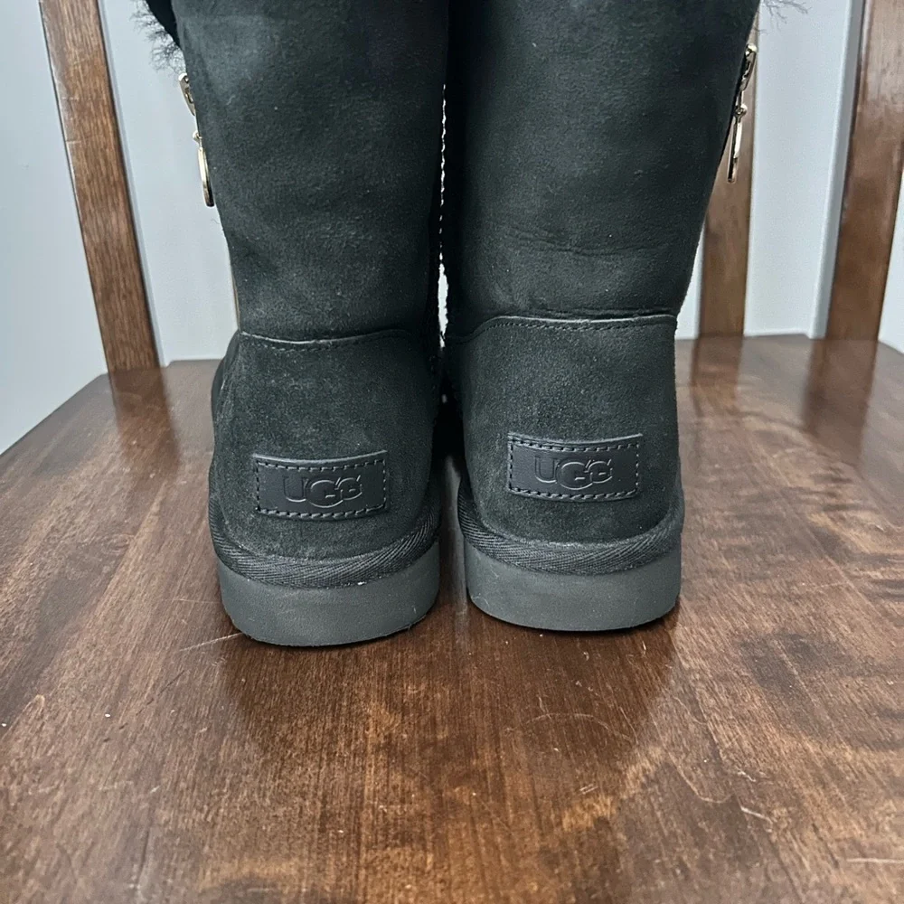 UGG Bailey Zip Mid-Calf Boots Flat Black Twinface Sheepskin Real Fur US Size 6‎